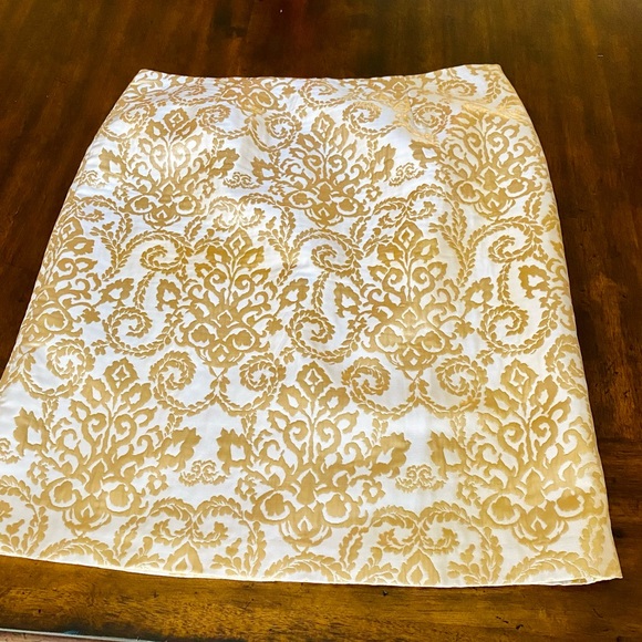 Ivory and Gold Brocade Skirt - Picture 4 of 6